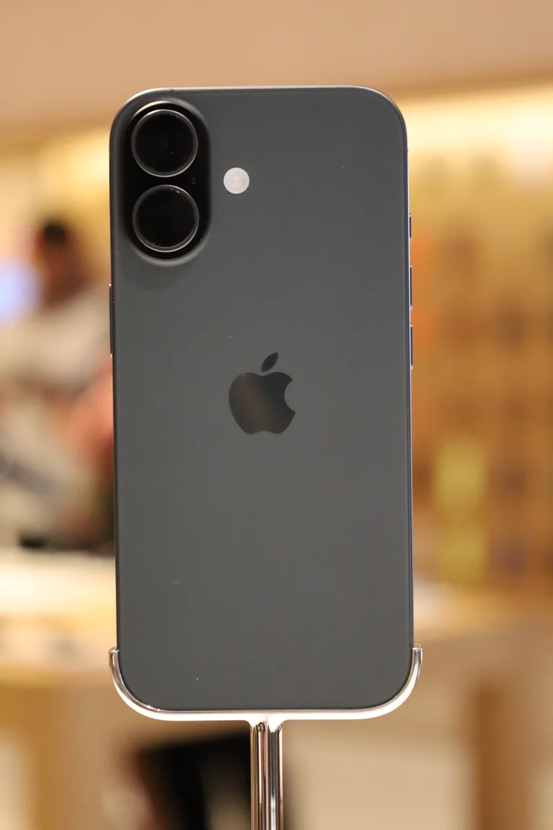 iPhone 17 Verdict: The Standard iPhone Finally Catches Up