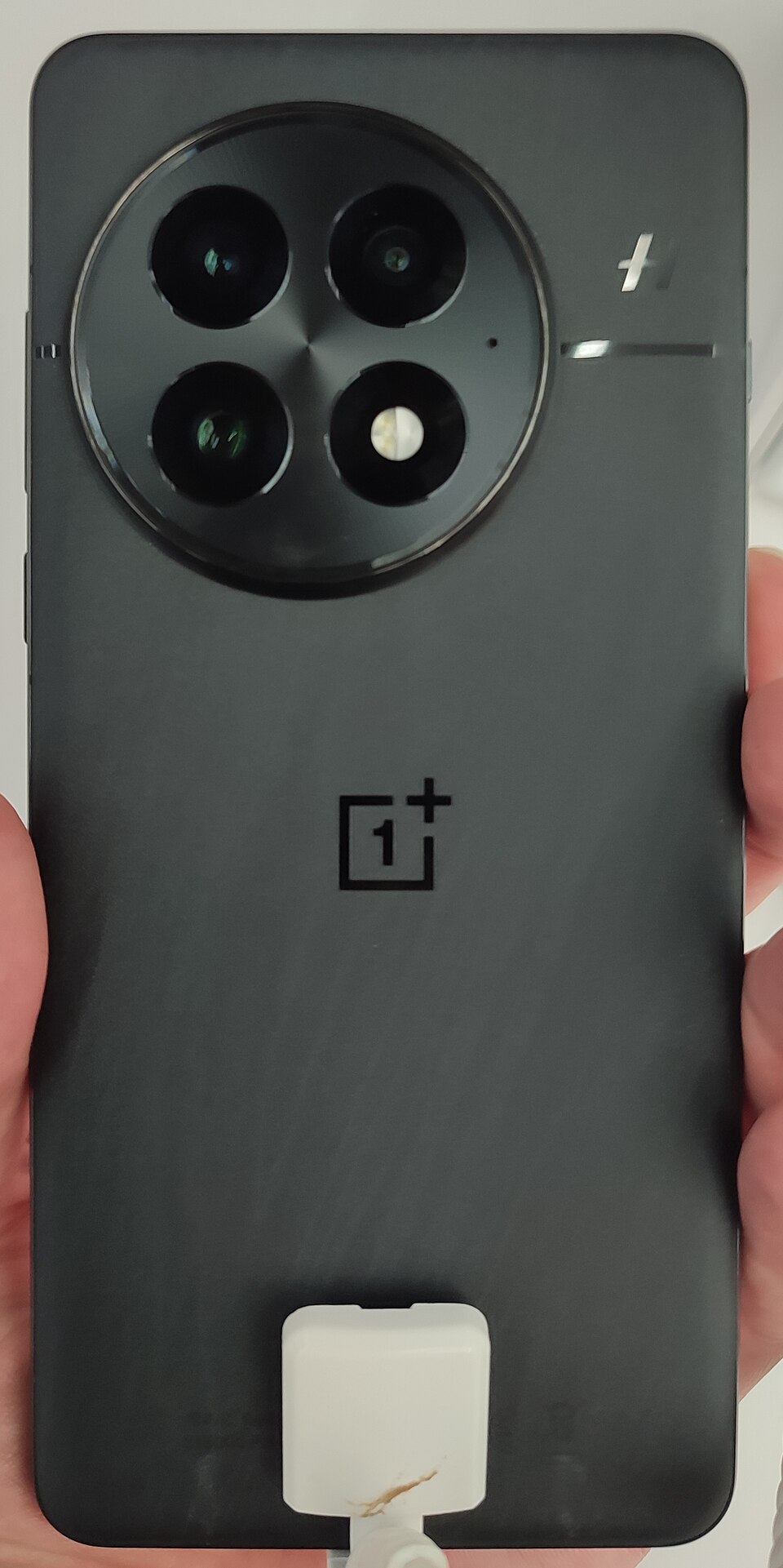OnePlus 13 Verdict: A Huge Battery, Fast Charging and Three 50MP Cameras